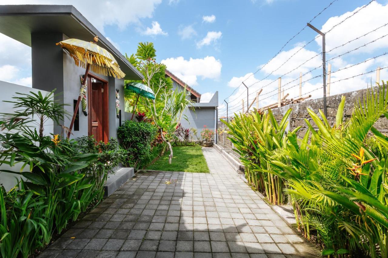 Carik Bali Guest House Canggu Buitenkant foto