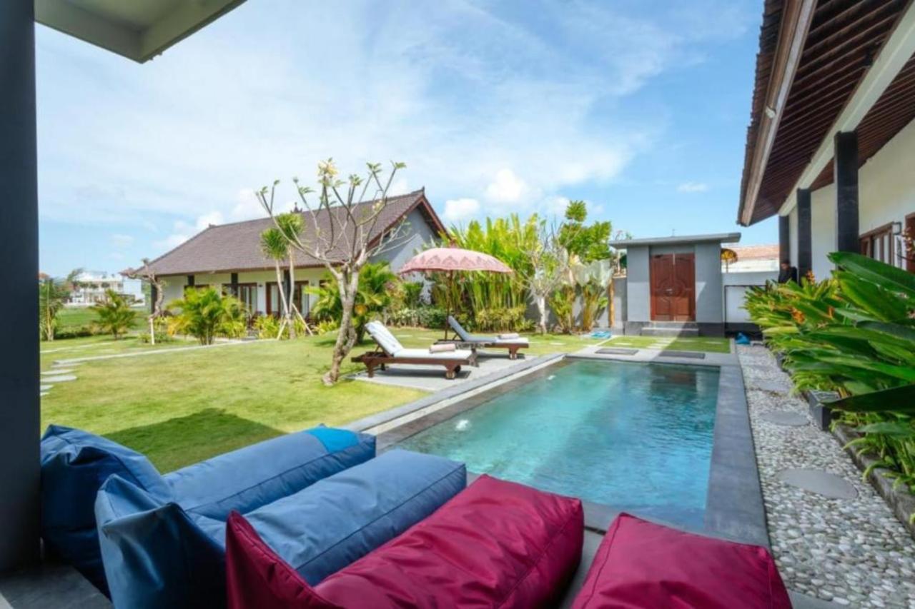 Carik Bali Guest House Canggu Buitenkant foto