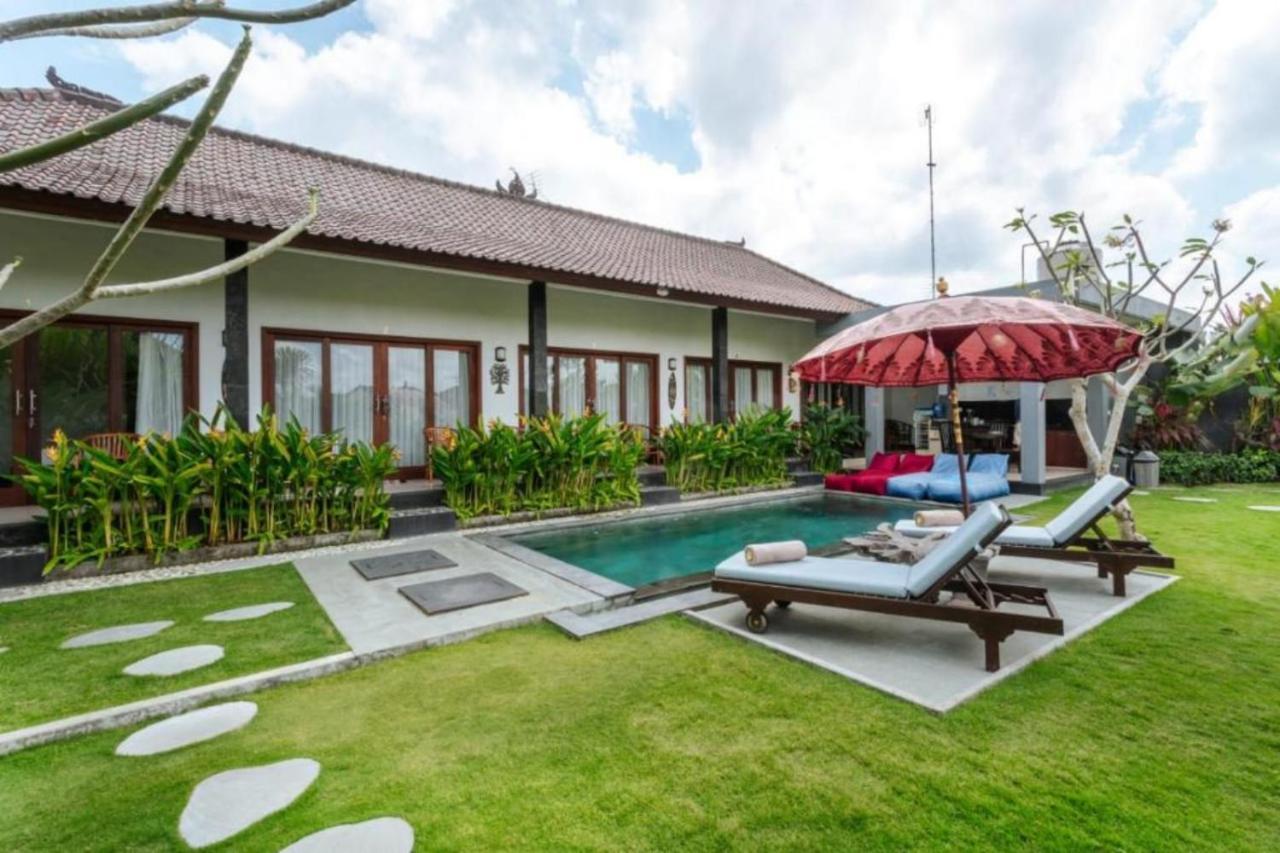 Carik Bali Guest House Canggu Buitenkant foto